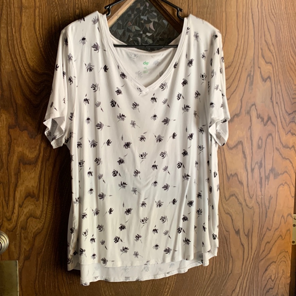 XL White Floral T-Shirt